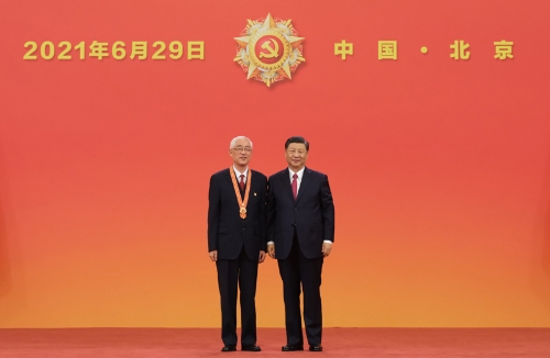 庆祝中国共产党成立100周年“七一勋章”颁授仪式在京隆重举行