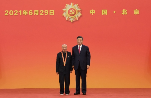 庆祝中国共产党成立100周年“七一勋章”颁授仪式在京隆重举行