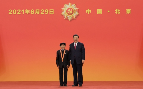 庆祝中国共产党成立100周年“七一勋章”颁授仪式在京隆重举行