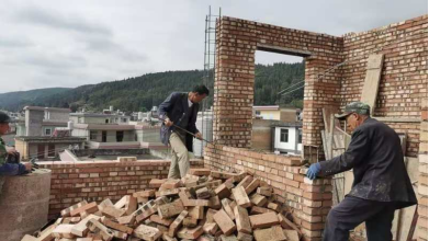 滇源街道综合执法中队对2023年农村宅基地原址翻建超出面积户进行拆除整改(1)(1)188 滇源街道综合执法中队对2023年农村宅基地原址翻建超出面积户进行拆除整改(1)(1)188